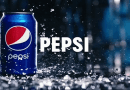 Logotipo de Pepsi, una lata y fondo oscuro
